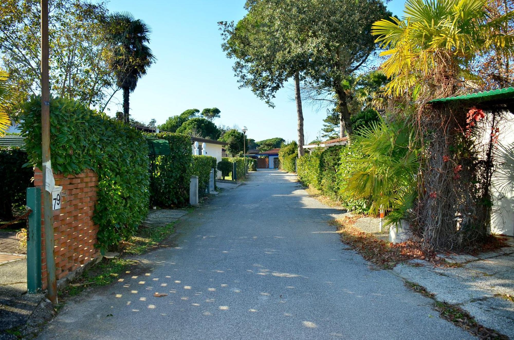 Villa Bouganville Bibione Buitenkant foto